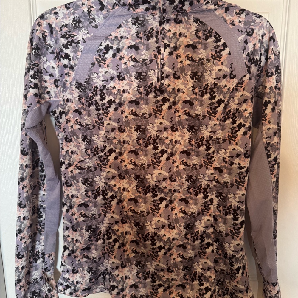 ARIAT TEK 1/4 Sunstopper. Floral Patterned. Women's Size Small. NWOT.